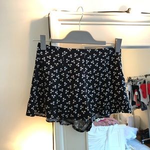 UO Cooperative Ruffle Print Pinup Short